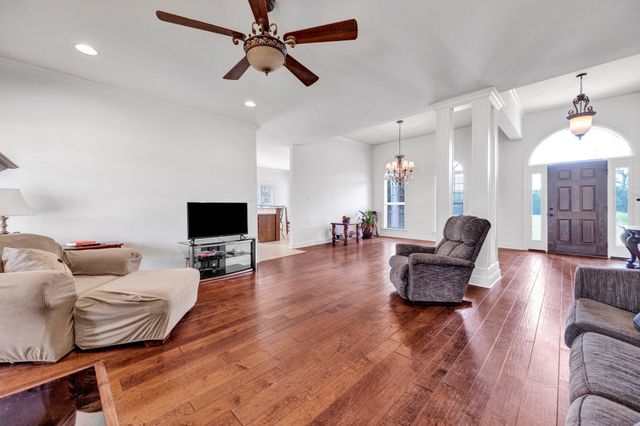 914 BEAVER CREEK RD, Brighton, TN 38011