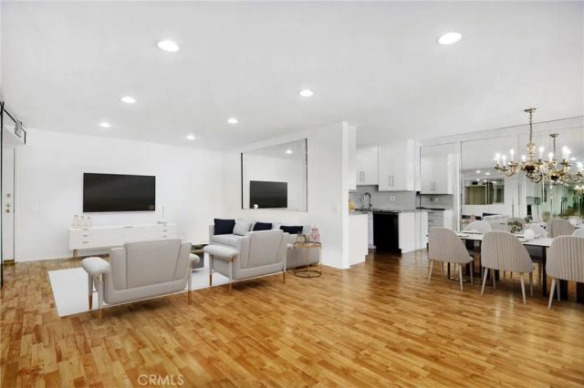 5400 Lindley Avenue 101, Encino, CA 91316