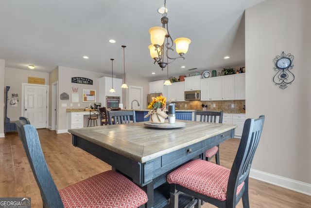 360 Walden Pond Way, Senoia, GA 30276