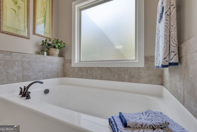 360 Walden Pond Way, Senoia, GA 30276