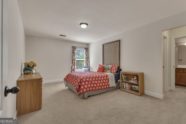 360 Walden Pond Way, Senoia, GA 30276