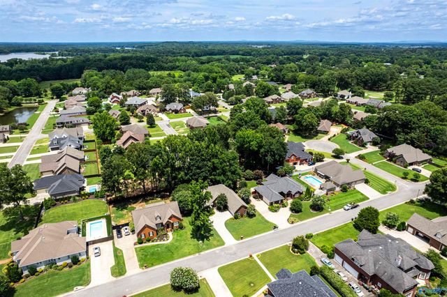 2308 Diamond Pointe SE, Decatur, AL 35603