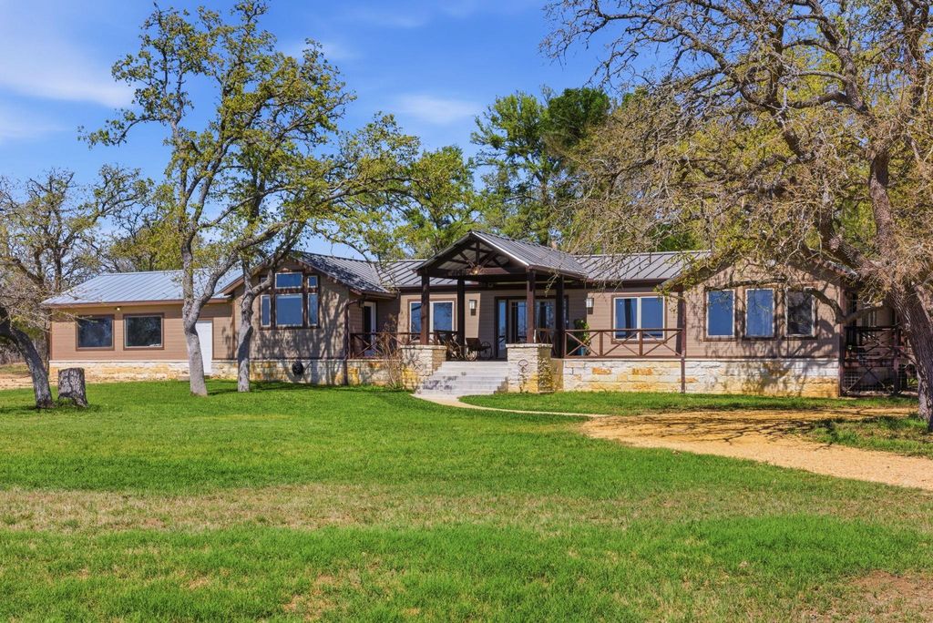 18335 FM 86, Red Rock, TX 78662