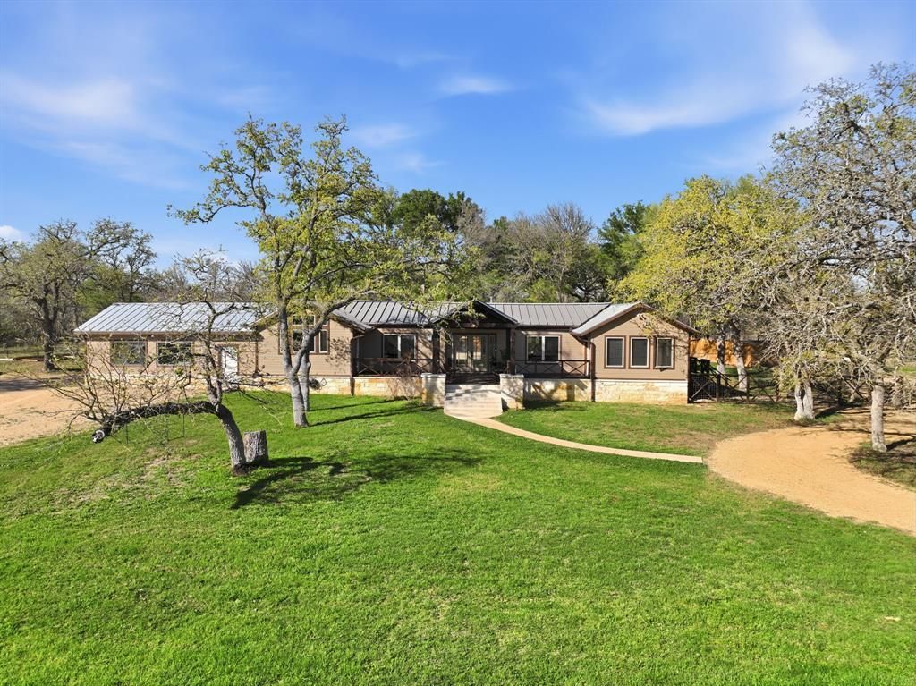 18335 FM 86, Red Rock, TX 78662