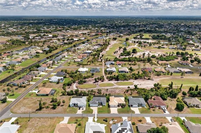 7 FAIRWAY ROAD, Rotonda West, FL 33947
