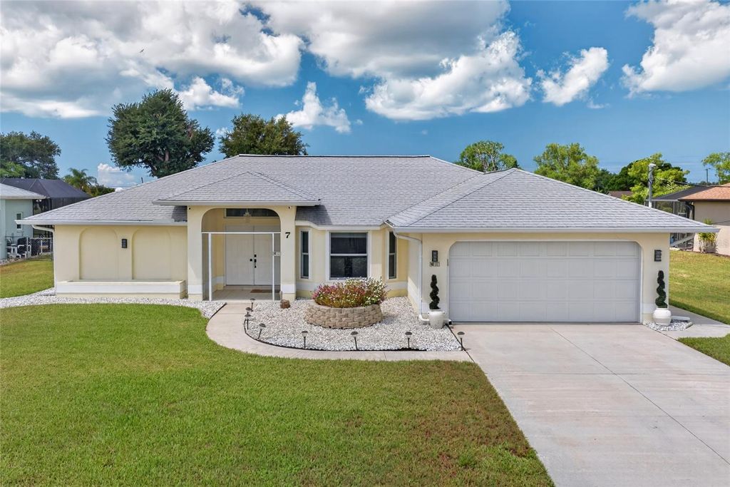 7 FAIRWAY ROAD, Rotonda West, FL 33947