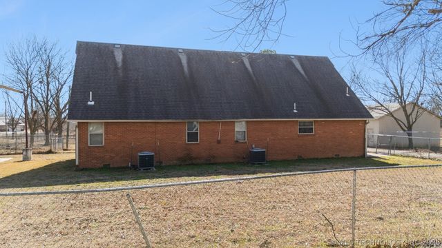 16017 E 580 Road, Inola, OK 74036