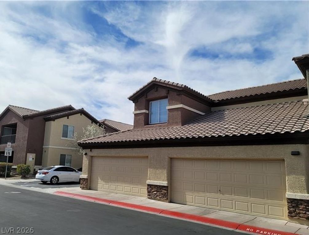 8324 West Charleston Boulevard 2033, Las Vegas, NV 89117 — photo 2