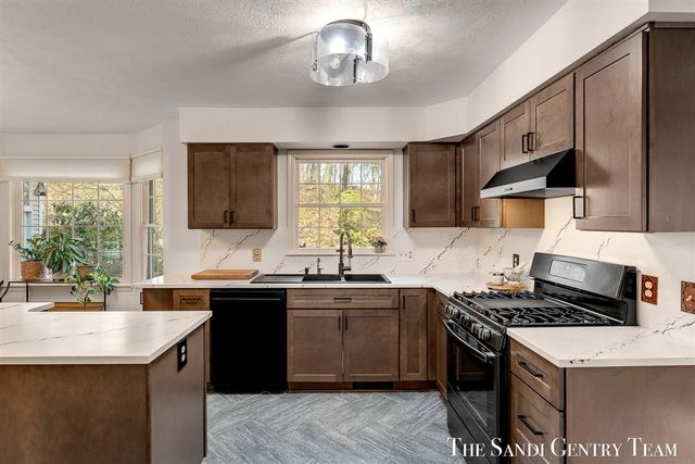 309 Stickney Ridge Road, Grand Haven, MI 49417