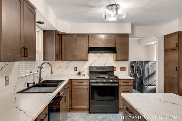 309 Stickney Ridge Road, Grand Haven, MI 49417
