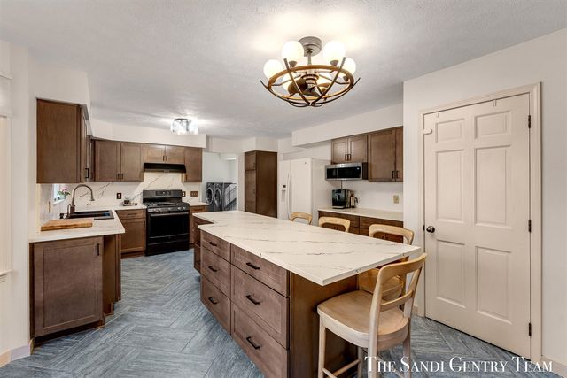 309 Stickney Ridge Road, Grand Haven, MI 49417