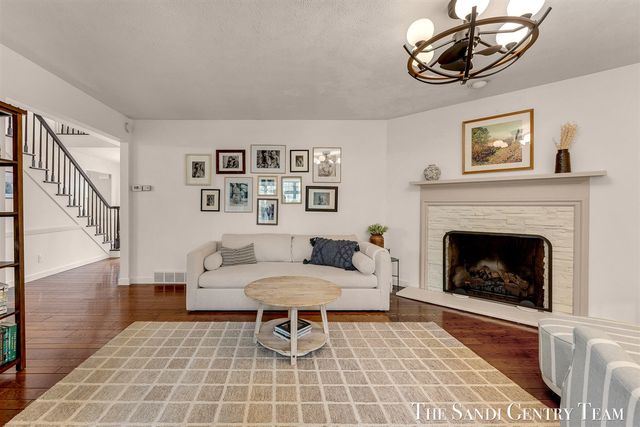 309 Stickney Ridge Road, Grand Haven, MI 49417