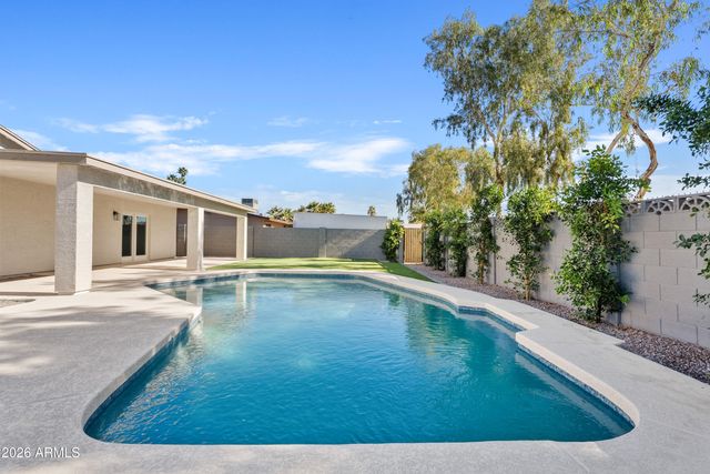 1983 E DUNBAR Drive, Tempe, AZ 85282