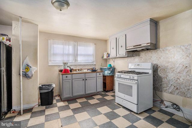 16 W SPRUCE ST, Norristown, PA 19401