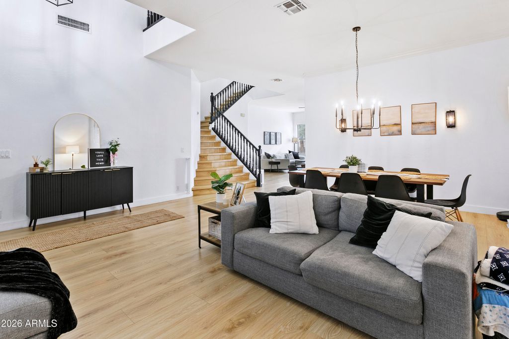 Image 10 of property listing at 20515 N 80TH Lane, Peoria, AZ 85382