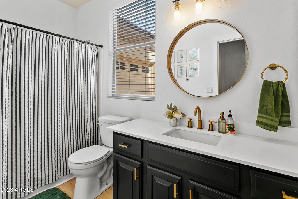 Image 12 of property listing at 20515 N 80TH Lane, Peoria, AZ 85382