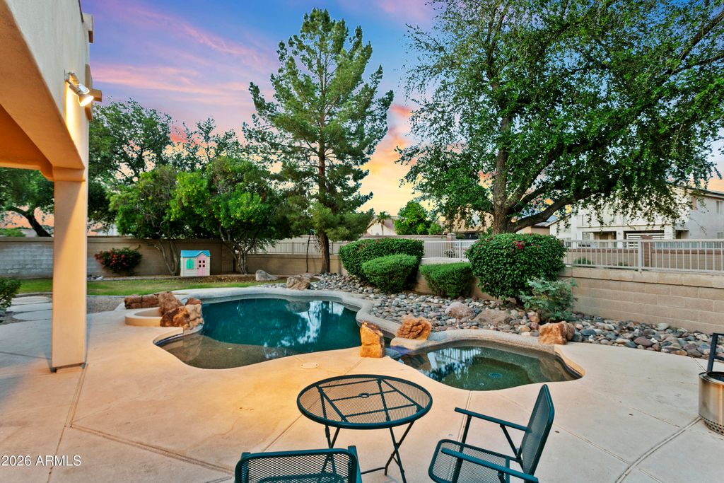 Image 28 of property listing at 20515 N 80TH Lane, Peoria, AZ 85382