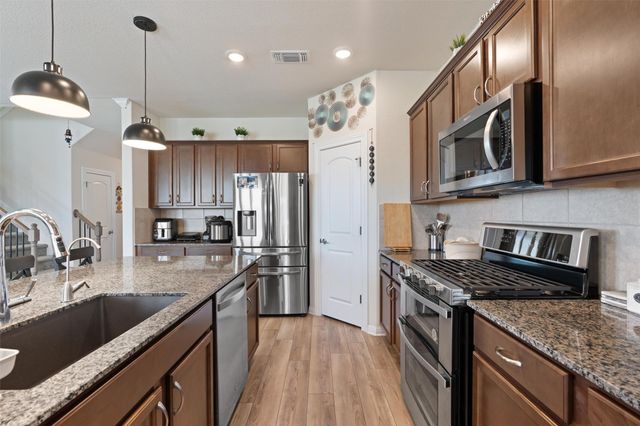 113 Yellow Thistle CV, Georgetown, TX 78626