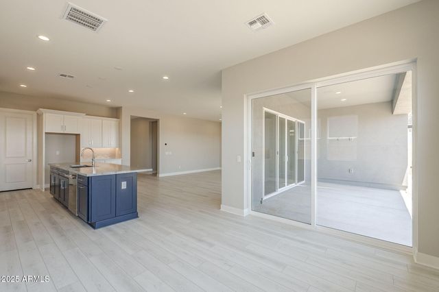 10841 N BLAKELY Street, Surprise, AZ 85388