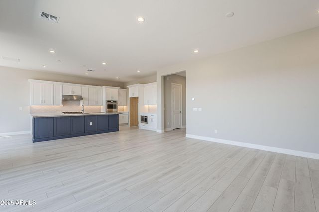 10841 N BLAKELY Street, Surprise, AZ 85388