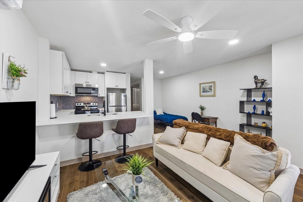 1224 Welch Street 1, Houston, TX 77006