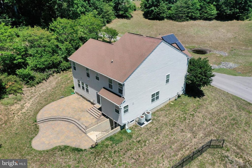Image 12 of property listing at 23627 DEERFOOT WAY, California, MD 20619
