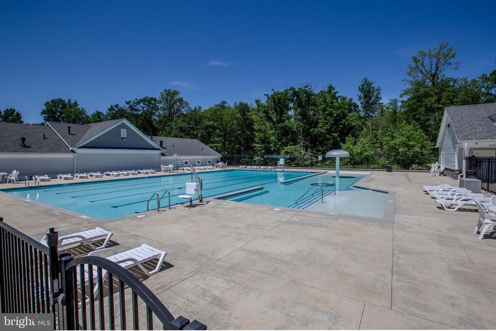 Image 15 of property listing at 23627 DEERFOOT WAY, California, MD 20619