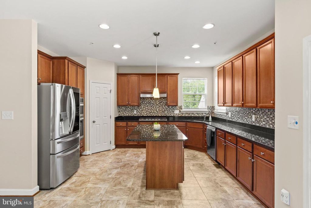 Image 21 of property listing at 23627 DEERFOOT WAY, California, MD 20619