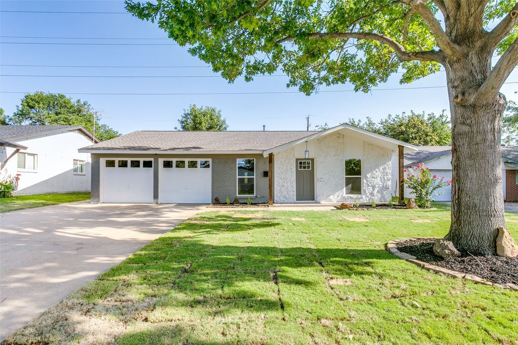 1017 Easy Street, Grapevine, TX 76051
