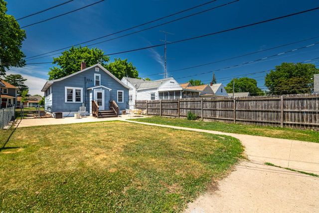 2030 Wood STREET, La Crosse, WI 54603