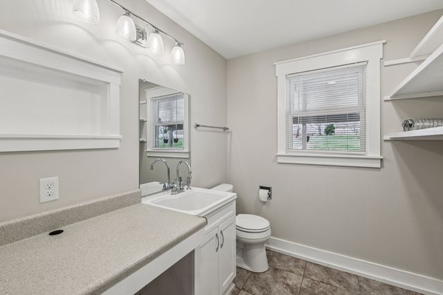 4002 Trotwood Ave, Columbia, TN 38401