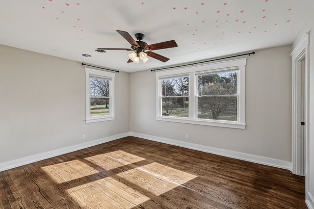 4002 Trotwood Ave, Columbia, TN 38401