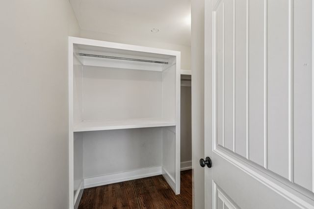 4002 Trotwood Ave, Columbia, TN 38401