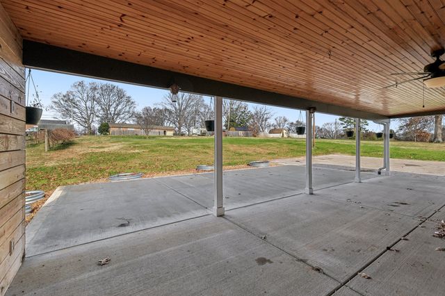 4002 Trotwood Ave, Columbia, TN 38401