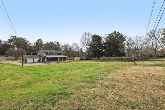 4002 Trotwood Ave, Columbia, TN 38401