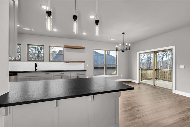 10 York Drive, Bella Vista, AR 72714