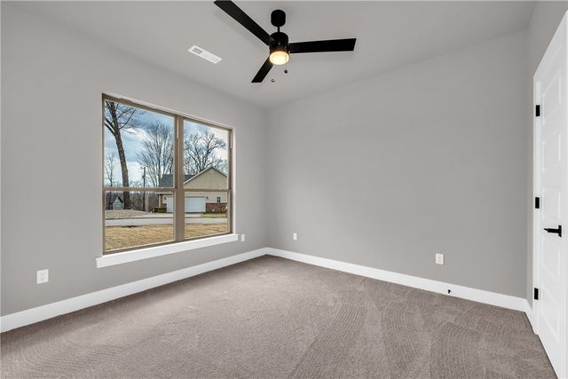 10 York Drive, Bella Vista, AR 72714