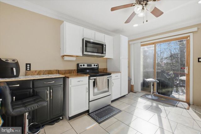 4907 KENYON CT, Woodbridge, VA 22193