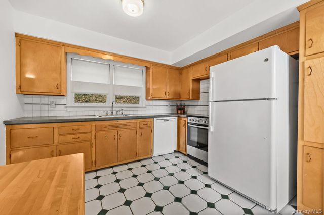 150 Rosedale Avenue, White Plains, NY 10605