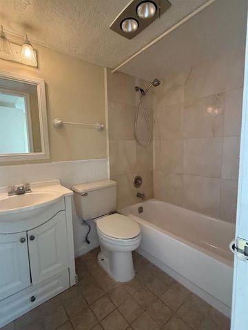 9915 Sandalfoot Boulevard 410, Boca Raton, FL 33428