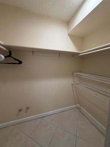 9915 Sandalfoot Boulevard 410, Boca Raton, FL 33428
