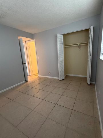 9915 Sandalfoot Boulevard 410, Boca Raton, FL 33428