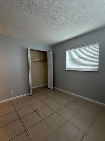 9915 Sandalfoot Boulevard 410, Boca Raton, FL 33428