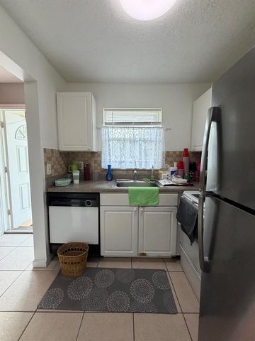9915 Sandalfoot Boulevard 410, Boca Raton, FL 33428