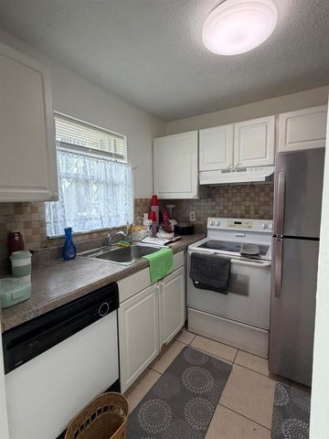 9915 Sandalfoot Boulevard 410, Boca Raton, FL 33428
