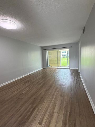9915 Sandalfoot Boulevard 410, Boca Raton, FL 33428