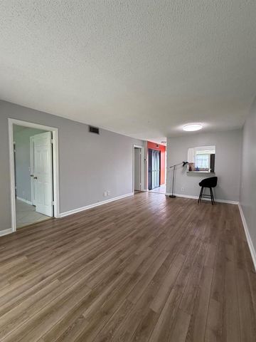9915 Sandalfoot Boulevard 410, Boca Raton, FL 33428