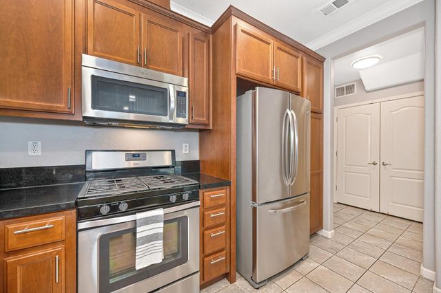 104 Rodin Ln, Folsom, CA 95630