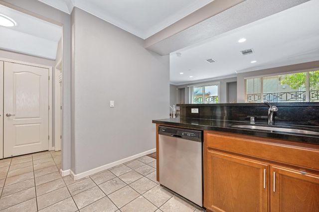 104 Rodin Ln, Folsom, CA 95630