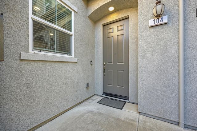 104 Rodin Ln, Folsom, CA 95630